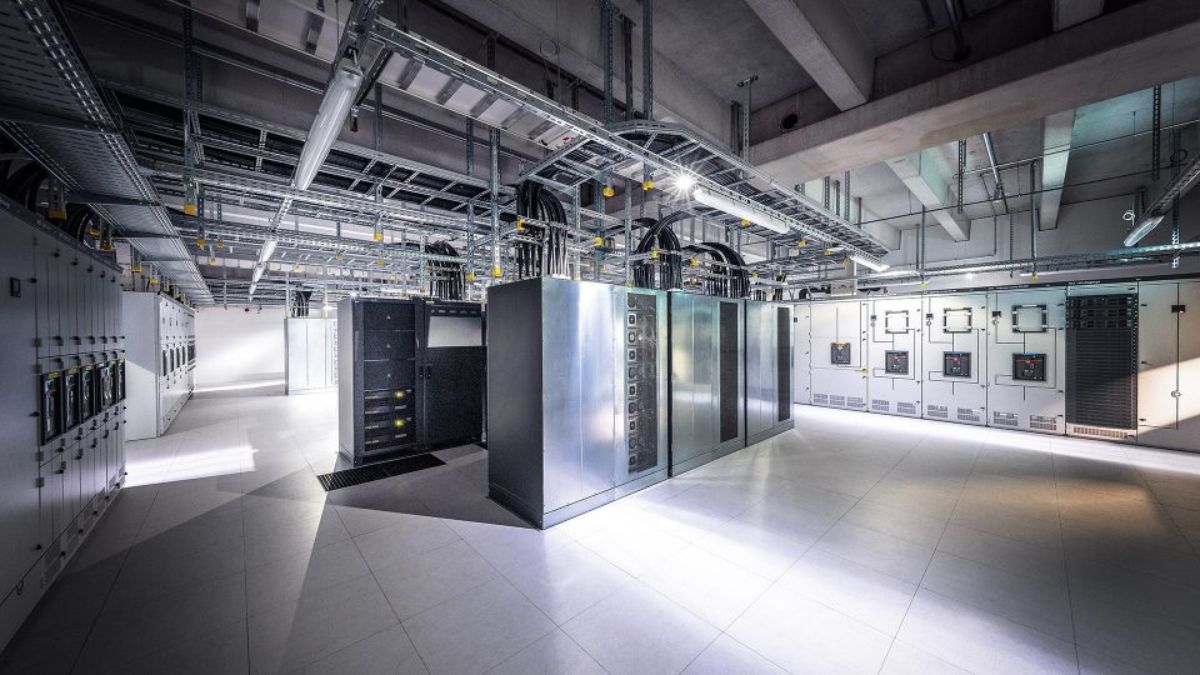 Data Center Cooling: CRAC Unit Fan Retrofit | ebm-papst SEA